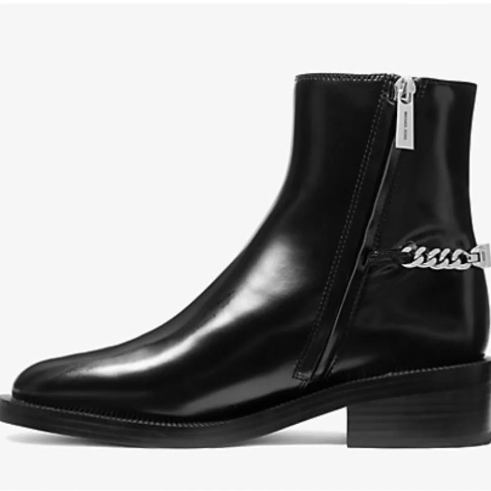 NWT Michael Kors Carlisle leather boot - Picture 3 of 6